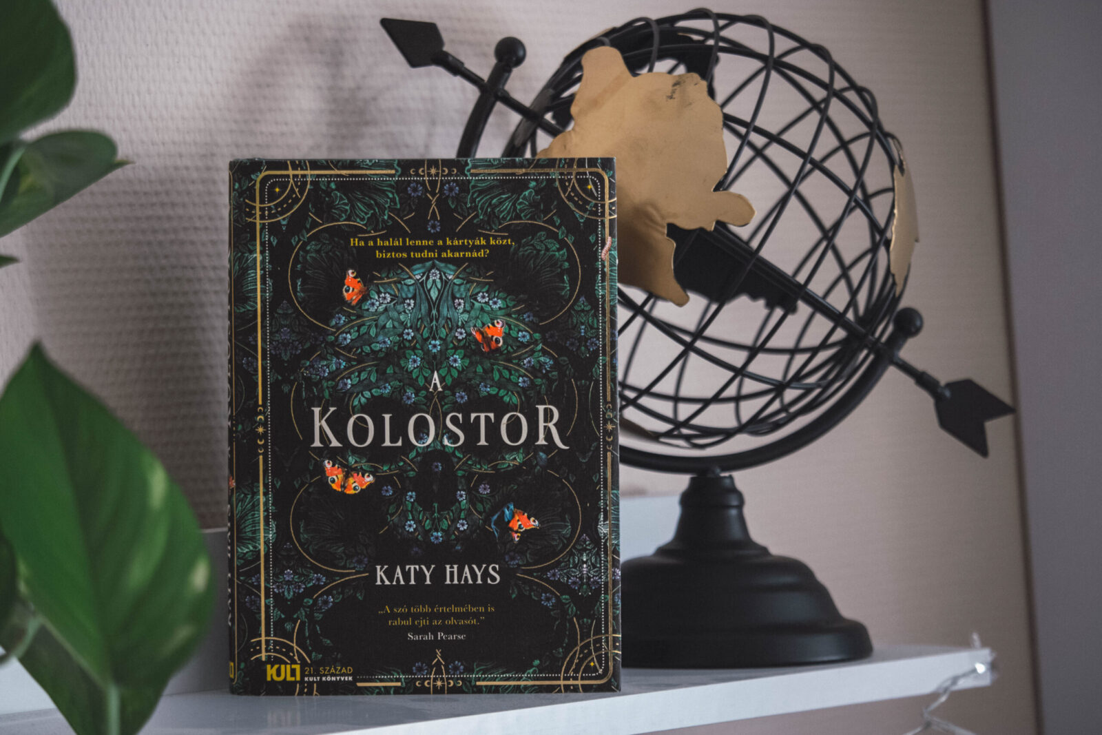 Katy Hays: The Cloisters – A mystical adventure to the world of tarot